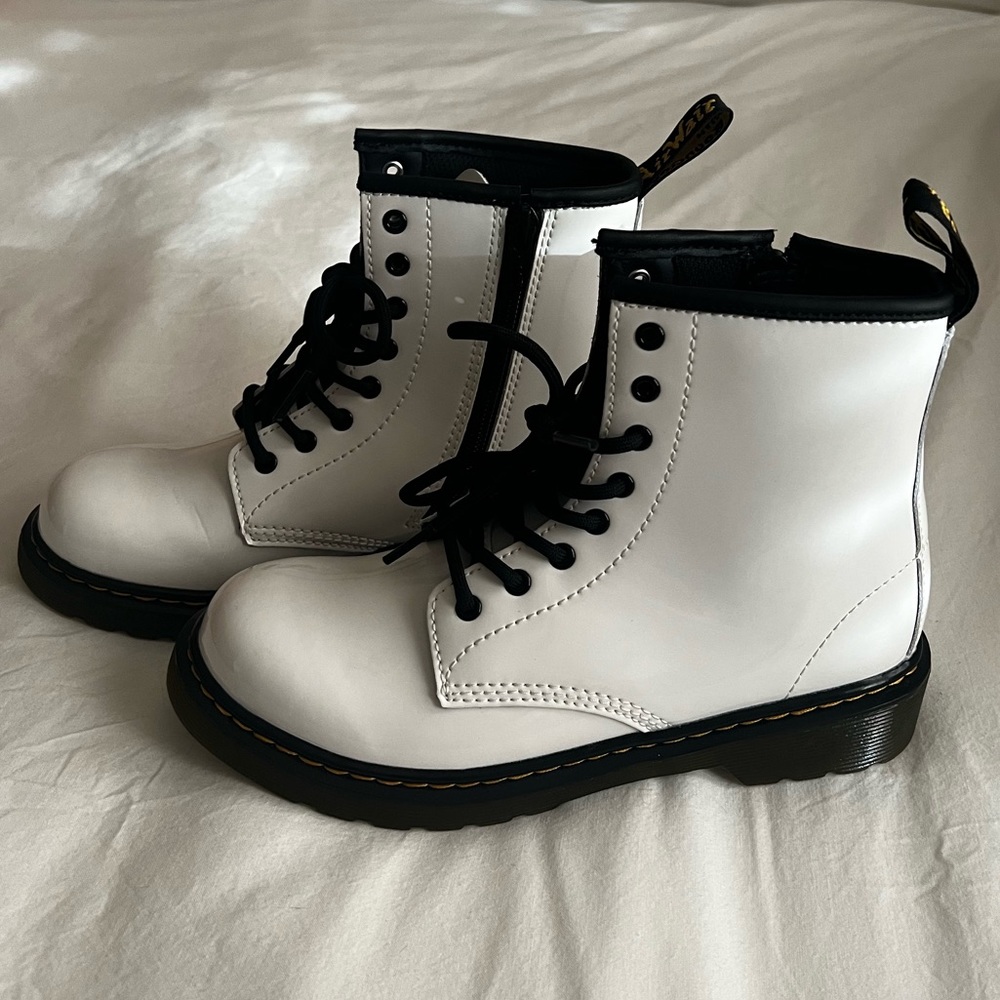Dr. Martens Kids White and Black Boots - Picture 2 of 16